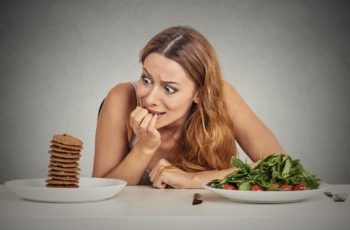 17 alimentos saudáveis ​​para comer quando bater a compulsão
